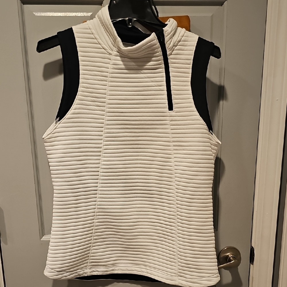 Under Armour White Black Coldgear Medium Ribbed Vest Coat Jacket Fitted Woman